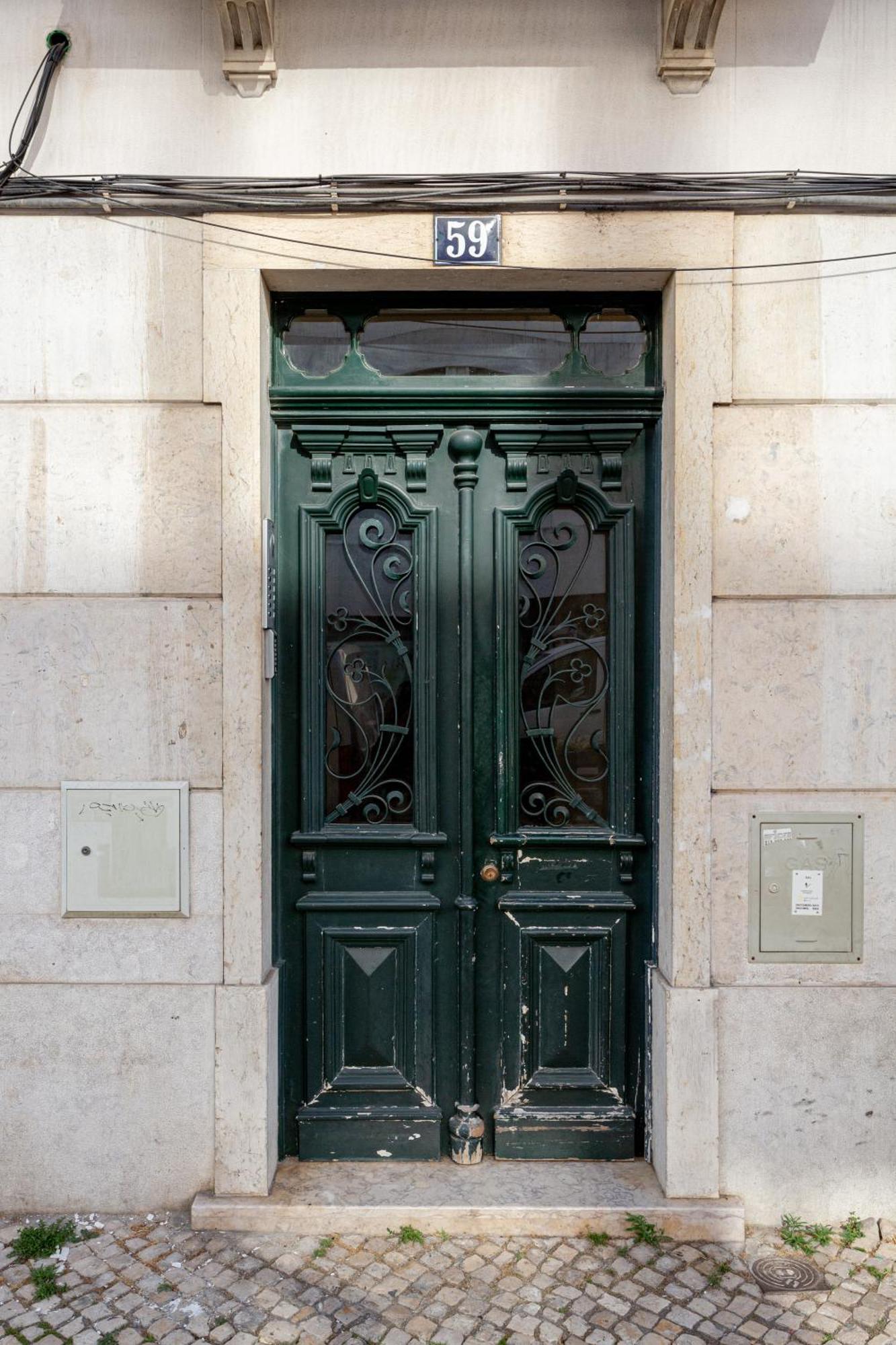 Joivy Delightful 2-bed Flat Near Park Lissabon